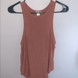 Same shirt as previous tank top, but rose color